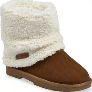 GAAHUU ladies Berber faux shearling cuff ankle boot size 10